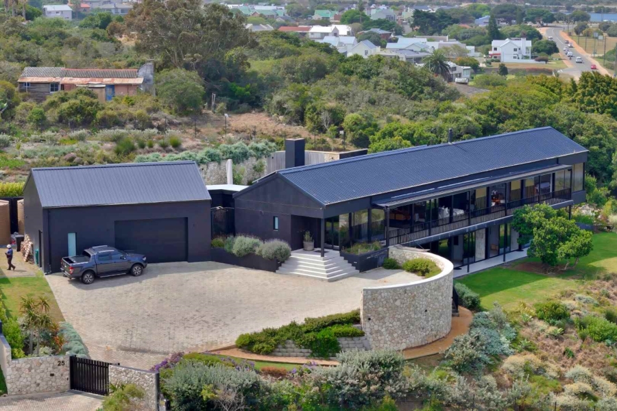 4 Bedroom Property for Sale in Stilbaai Wes Western Cape
